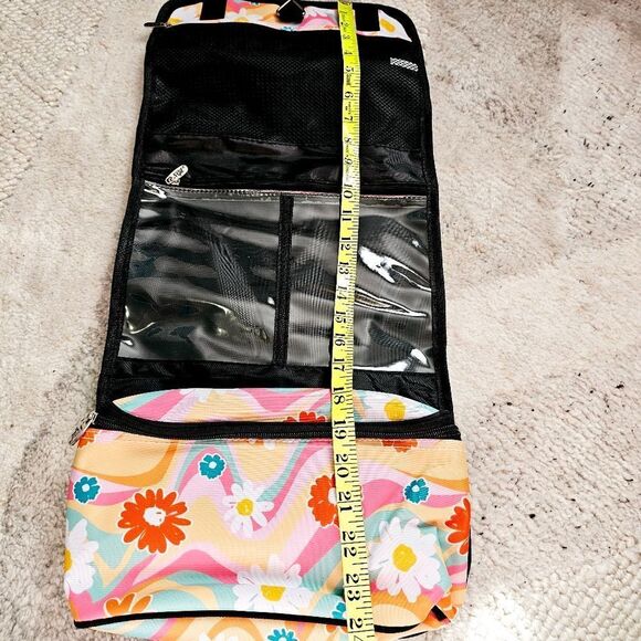 Retro Summer Hanging Toiletry Bag - Picture 5 of 5